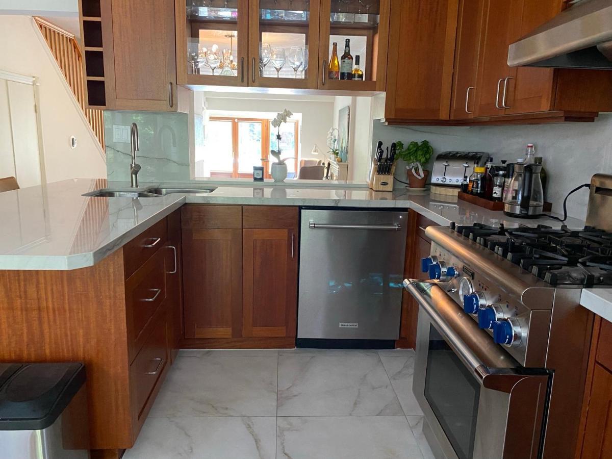 Superb Beach Home:Heated Pool-Hot Tub Open 365Days Toronto Ngoại thất bức ảnh