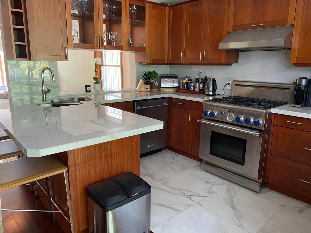 Superb Beach Home:Heated Pool-Hot Tub Open 365Days Toronto Ngoại thất bức ảnh
